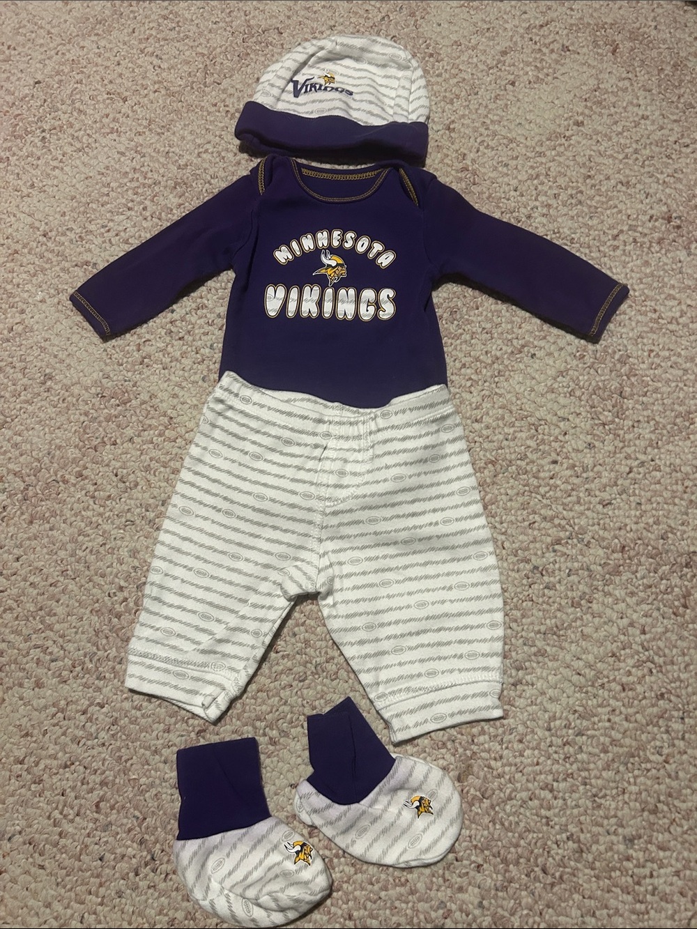 Newborn Vikings outfit